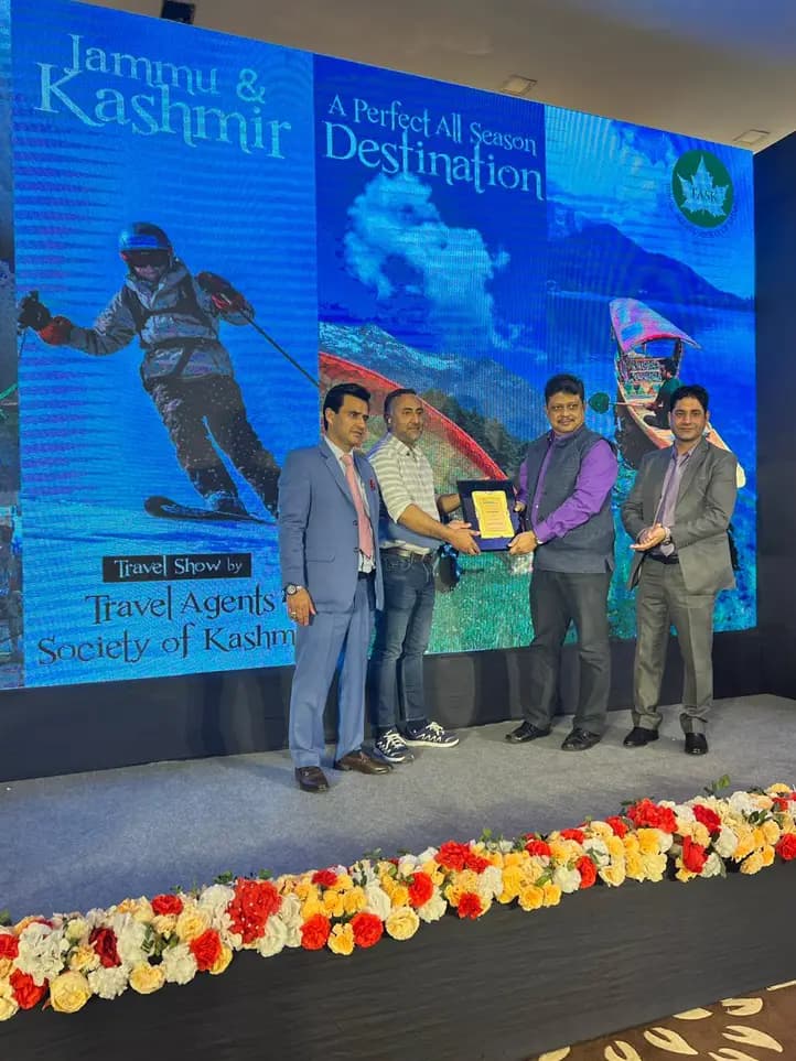 Shahjee Arts travel exhibition in Kolkata